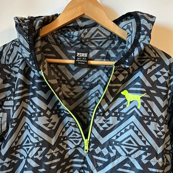 Victoria Secret PINK, SS/s wind breaker, half zip, elastic wrist/waist Aztec - Picture 2 of 5